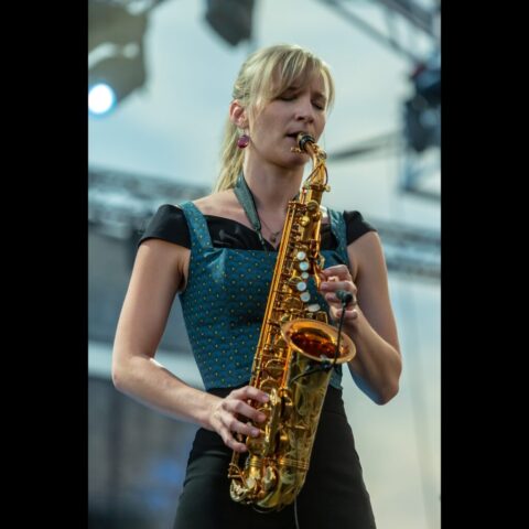 62 nora kamm